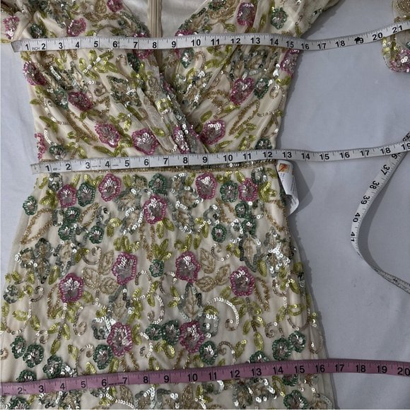 NWT $698 Mac Duggal [ 4 ] Long Sleeve Floral Embellished Gown in Nude Mult #Q633 - Picture 3 of 15